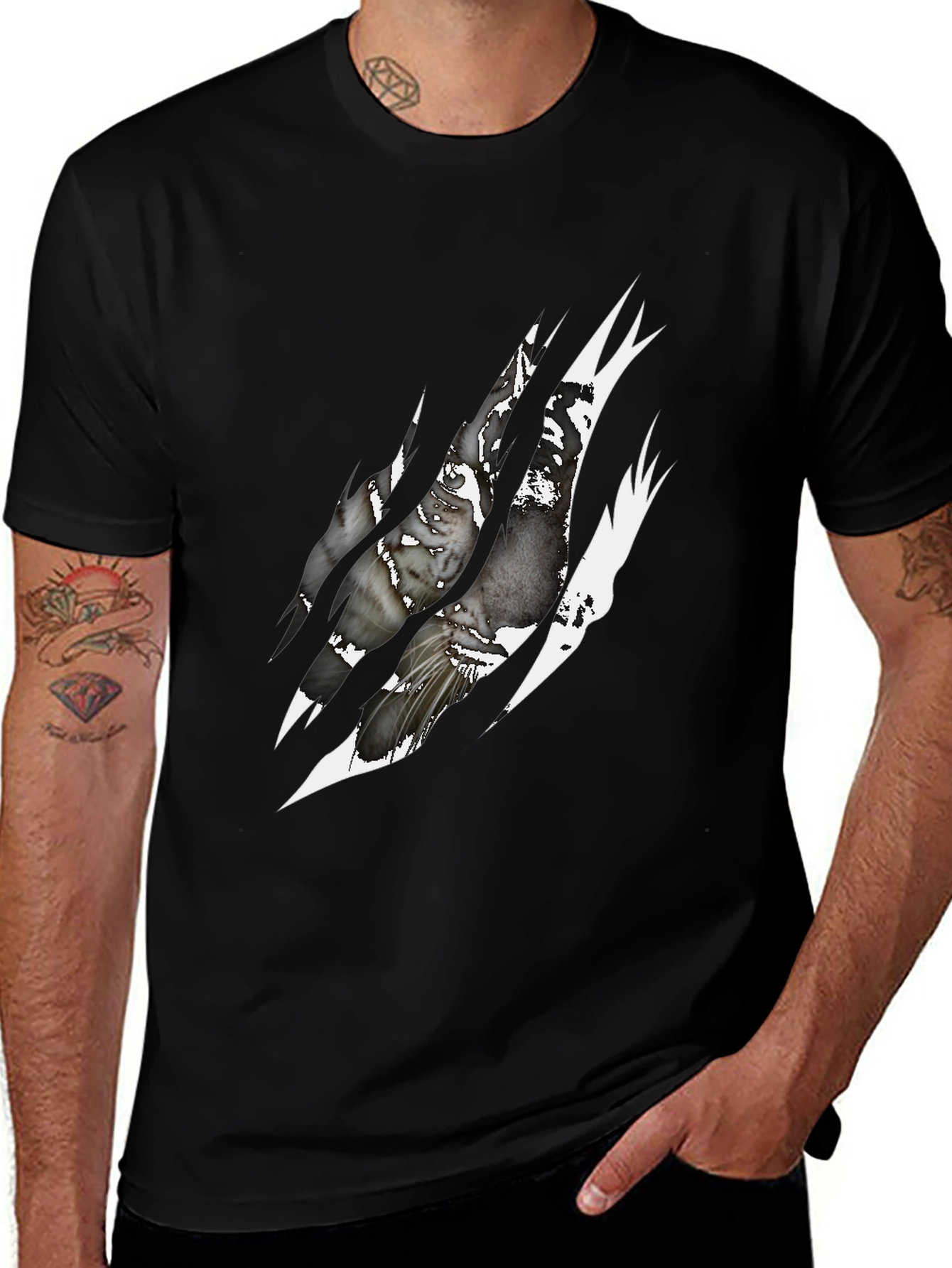 Ripped Claw Graphic Print Black T-Shirt
